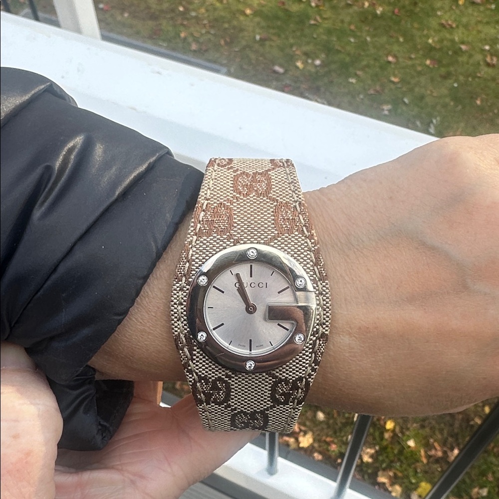 Gucci YA104518 104 Bandeau Series Watch
